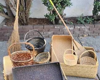KO412Assorted Vintage Woven Baskets
