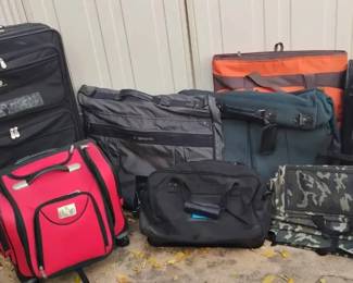 KO437Assorted Luggage