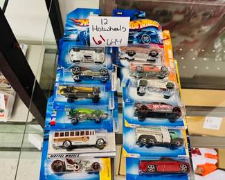 12 Hot Wheels Cars