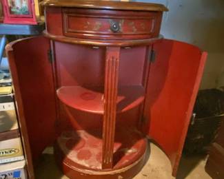 Round accent table - open