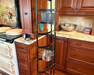 Freestanding multi-tier cookware storage tower