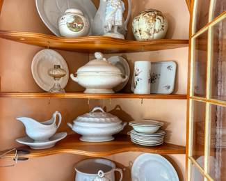 China and porcelain items