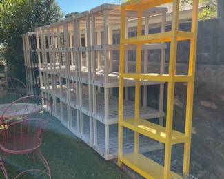 Lots of plastic shelves-plastic shelves-35x17x74 & metal-35x18x72