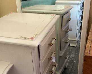 Mirror to vanity-25x39