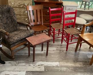 A great variety of furniture 