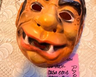 New old Stock with tag rare cousin eerie 1976 Ben Cooper Mask 