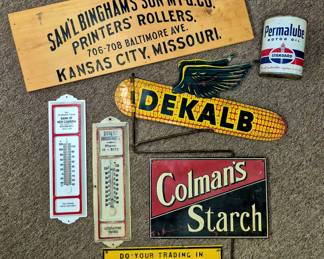 Much advertising-signs, thermometer, boxes