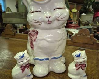 Pottery.  3 pcs. Shawnee Puss 'n Boots