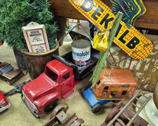 Vintage metal toys 