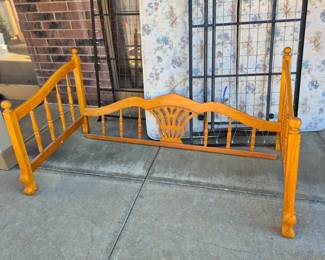 Modern trundle/day bed