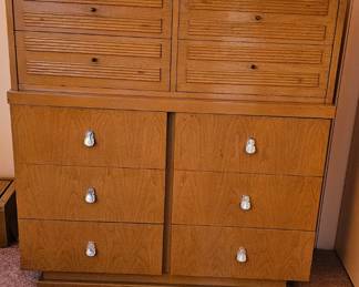 MCM dresser