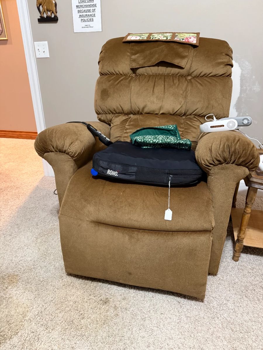 GOLDEN POWER LIFT CHAIR