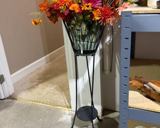 BLACK METAL PLANT STAND W/FAUX FLOWER ARRANGEMENT