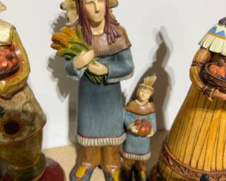 MANY FALL & THANKSGIVING DECORATIONS