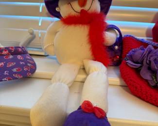 CELEBRATE "RED HATS" WITH NUMEROUS KNICKKNACKS & HATS