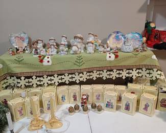 COLLECTION OF VARIOUS CHRISTMAS HOLIDAY FIGURINES
