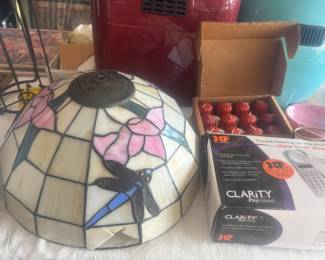 Dragonfly Tiffany style lamp. One broken place shown in picture