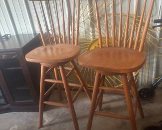 2 barstools