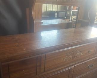 Dresser w mirror