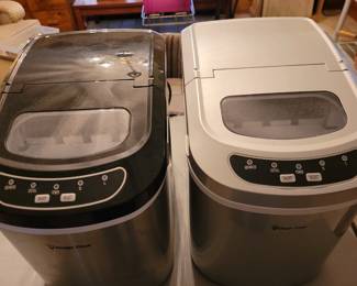 Tabletop ice machines. Like new. Work great