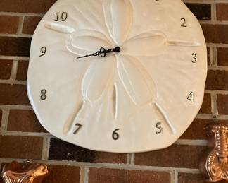 Vintage mid-century, modern Styrofoam sand Dollar clock