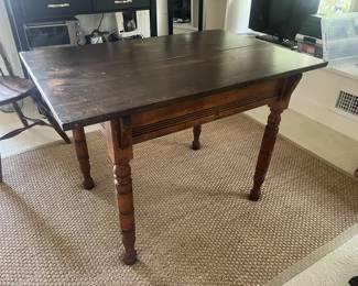 $125 Antique oak table; 29" x 42" x 28"