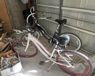$225 Two Giant Simple single bicycles