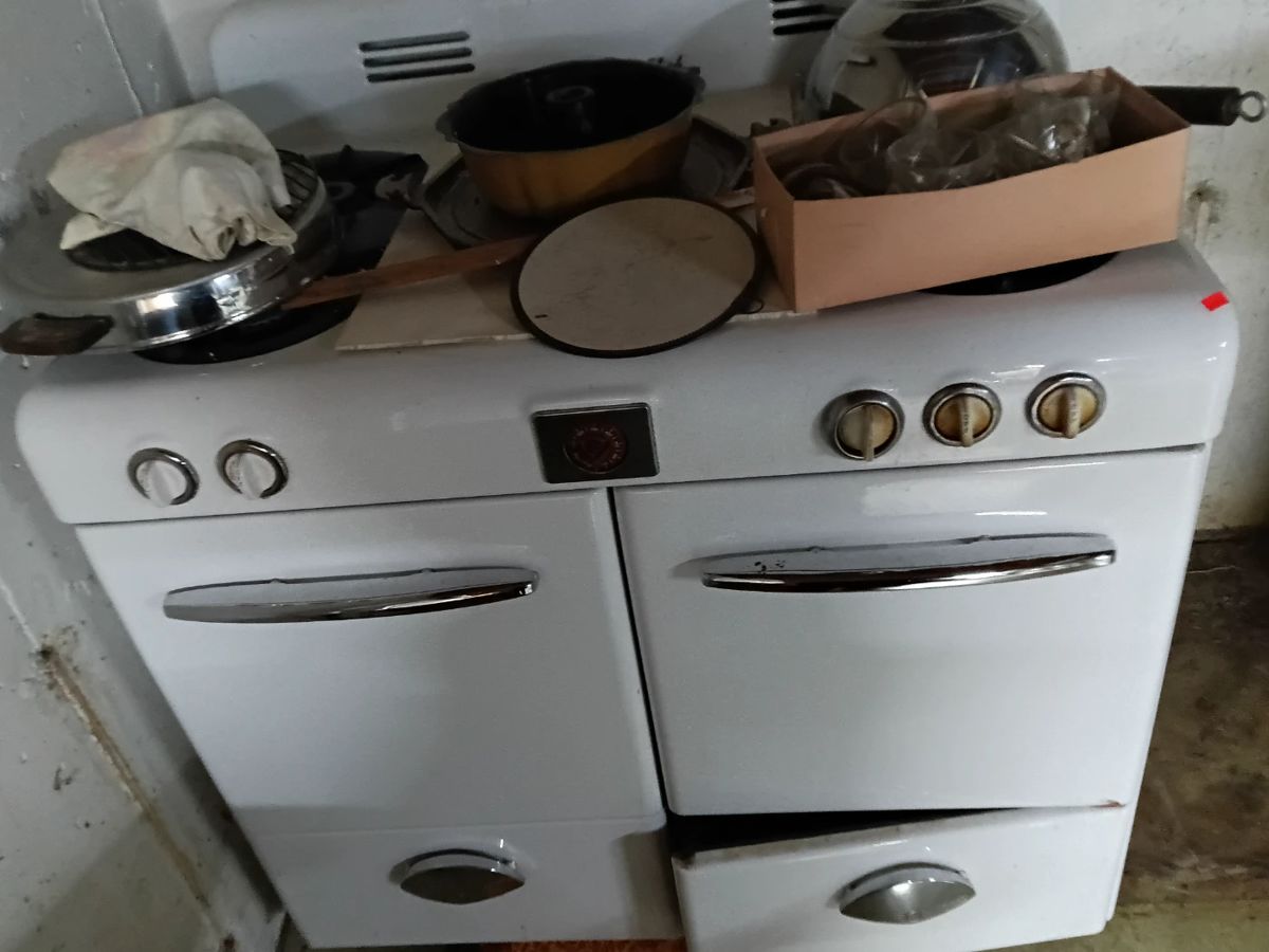 1950'stove gas great condition 150.00