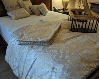 Beautiful bedding with 2 shams