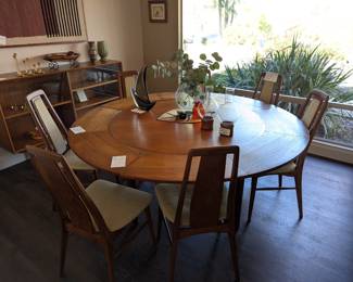 Full extension of the dining table MCM!
