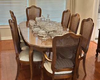 Thomasville Dining Table & 8 Chairs