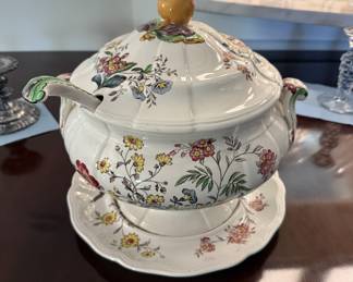 Spode porcelain "Gainsborough" soup tureen