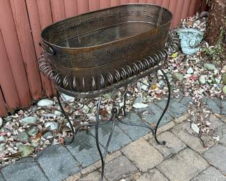 Planter or beverage tub on stand