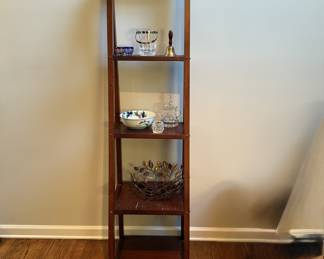 Graduated shelving