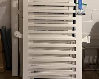 White baby crib
