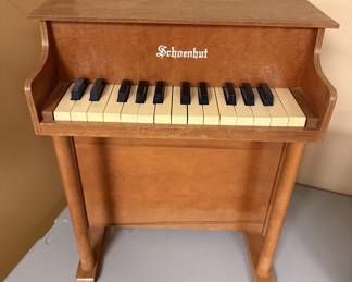 Miniature "Shoenhut" piano