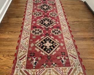 Oriental runner - 2'x6'6"