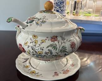 Spode porcelain "Gainsborough" soup tureen