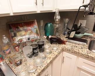 pint glasses, bar, beer