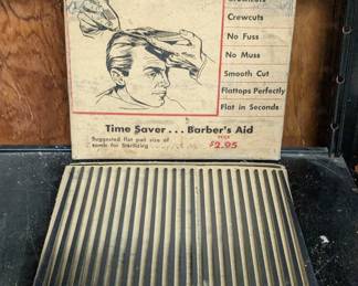 Unusual vintage Barber's flat top comb