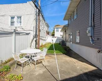 VINTAGE MCM WROUGHT IRON FURNITURE