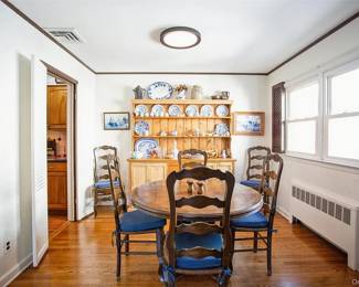 VINTAGE COUNTRY DINING TABLE WITH 6 CHAIRS