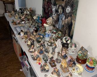 Boyd’s Bears and Music Boxes