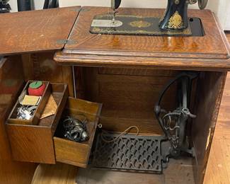 1920 Sewing Machine