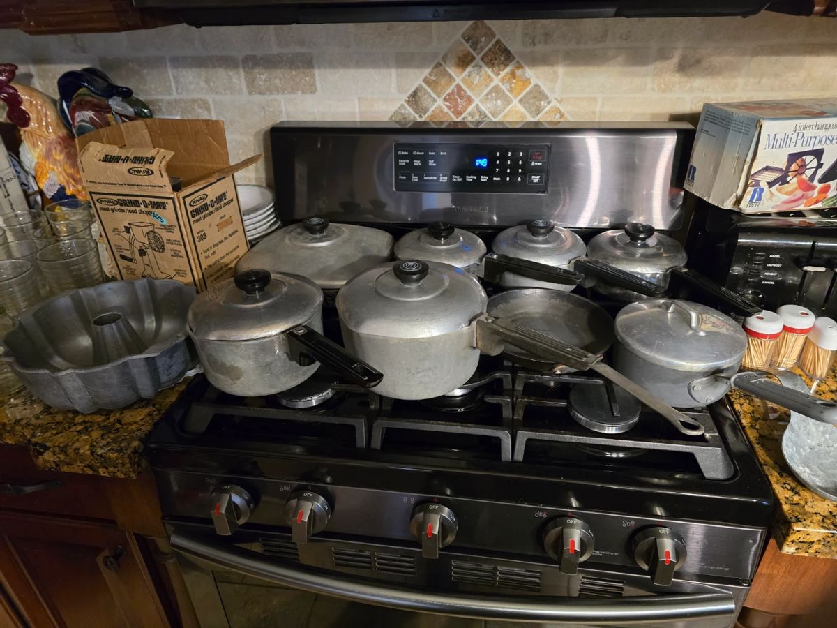 Magnalite pots - Sydney, GHC and made in China