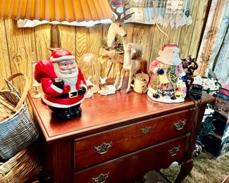 Server still available
Lamps & cookie jars sold