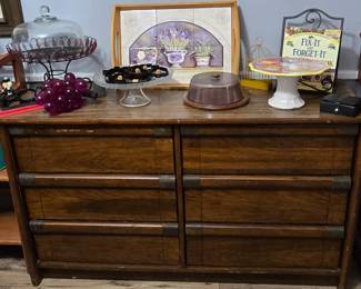 6 Drawer Dresser- Cake Plates