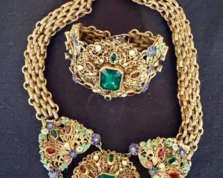 Art nouveau style necklace and bracelet