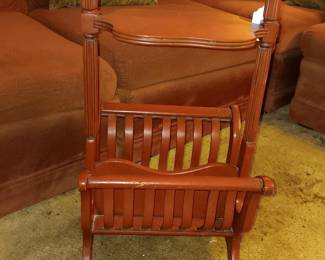 Magazine rack, table