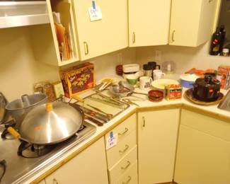 Free kitchen, still things in cupboards